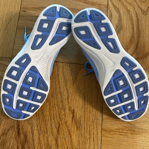 Nike shoes - Picture 4 of 5